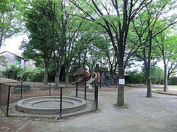 六月中央公園まで370ｍ　