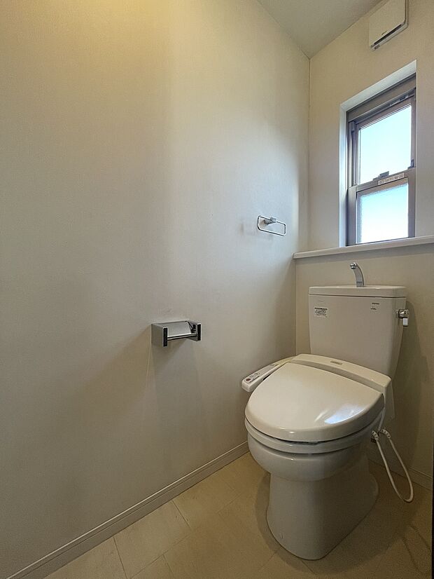 ■トイレは快適な温水洗浄便座機能付きです！