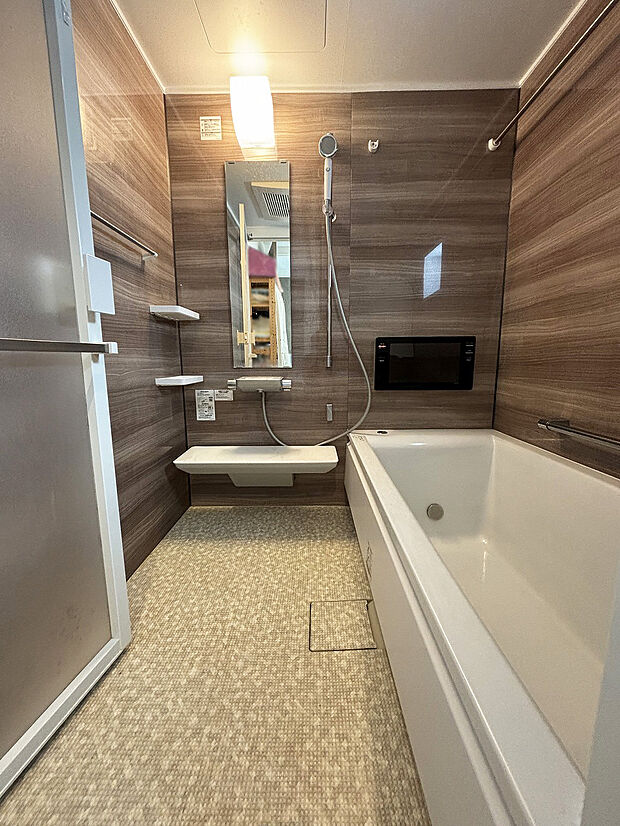 【浴室】浴室テレビ、ミストサウナ、ジェットバス付き！浴室がリラクゼーション空間に変わります！