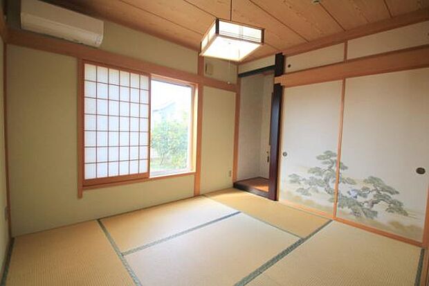 柱が見える真壁和室。日本の美しさがあります。