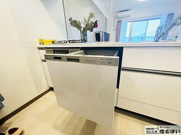 食器洗浄乾燥機搭載で家事の効率も大幅アップ！食器の乾燥スペースが省けるので作業スペースがしっかりと確保できる点も魅力的です♪