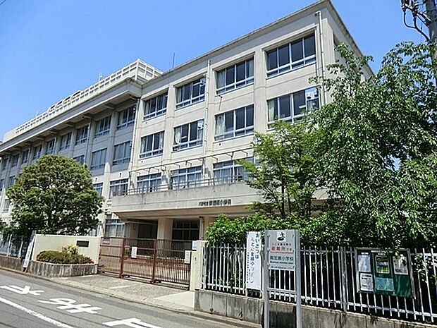 川崎市立南加瀬小学校まで612m、一人一人の子供が楽しく、安全で安心して活動できる学校をめざしています。