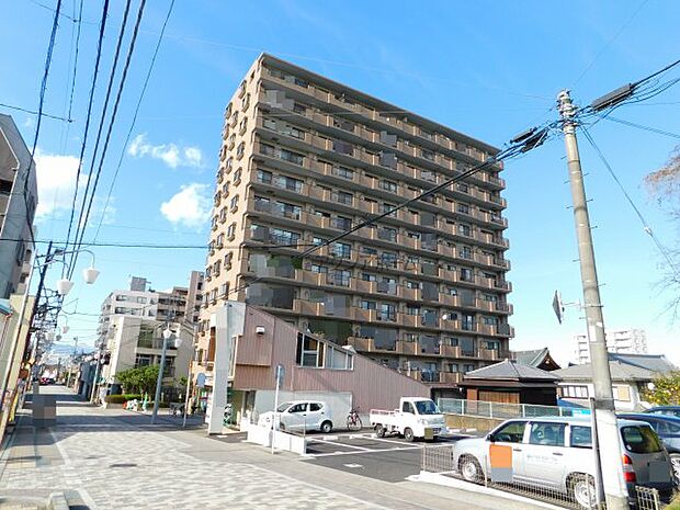 「狭山市」駅徒歩4分の通勤通学に便利な立地・総戸数66戸のマンションです！