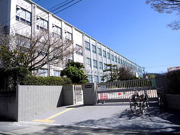 名古屋市立高針台中学校まで800m
