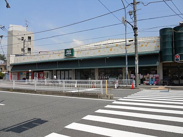 Fuji伊勢町店まで368m