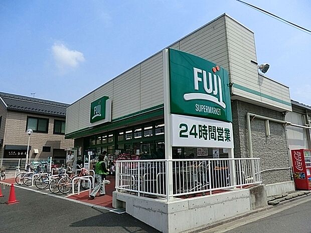 Fuji天神橋店まで1135m