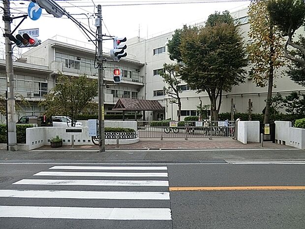 横浜市立北方小学校まで1200m