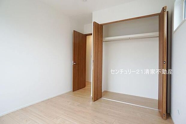 Ａ棟：子供部屋にも嬉しい全居室収納スペース(2023年06月撮影)