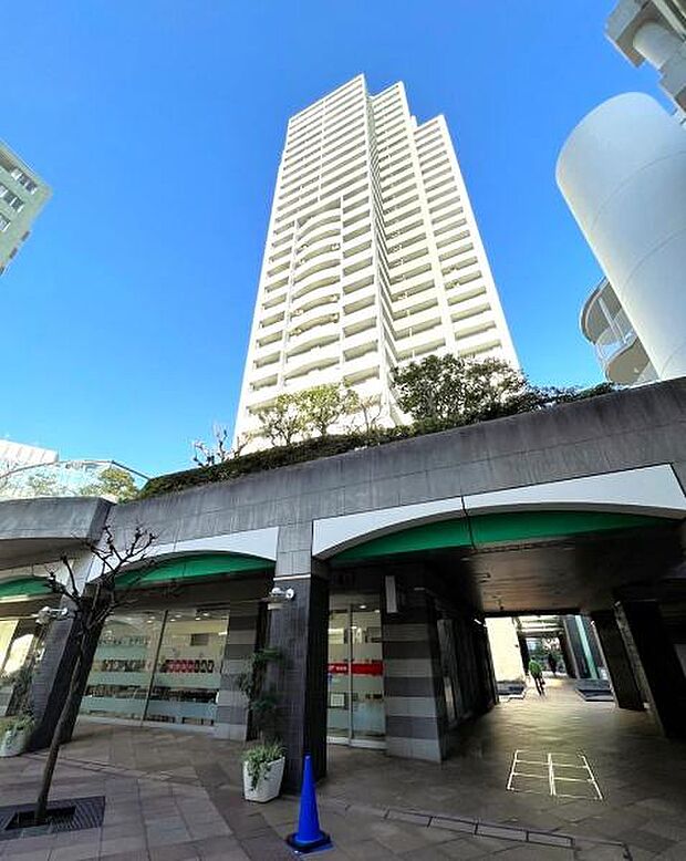 横浜ポートサイド地区の好立地ハイグレードタワーマンション！28階南西角部屋を新規リフォーム！
