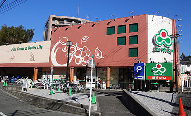 スーパーマーケット三徳高田店まで708m