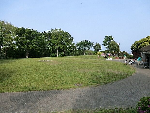 本牧山頂公園まで1108m