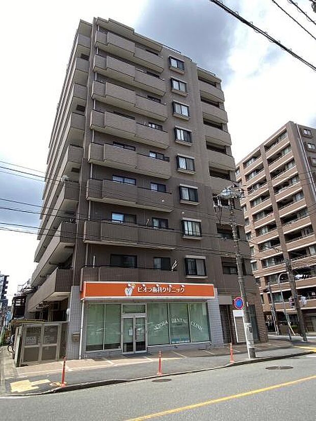 JR各線「横浜」駅徒歩12分の好立地。都心へのアクセスも良く毎日の通勤、通学も快適。安心のオートロック付新耐震基準マンションです。