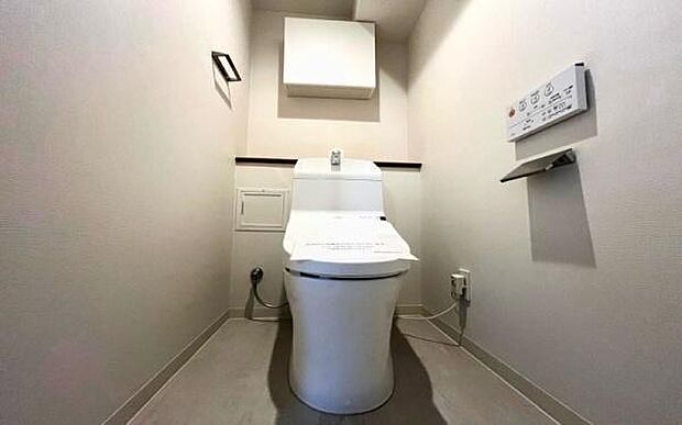 《トイレ》清潔感のある落ち着いたトイレ。