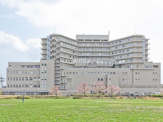 横浜市東部病院まで1237m、診療科数31、救命救急センター、集中治療センターなどを中心とした急性期医療および種々の高度専門医療を中心に提供する病院