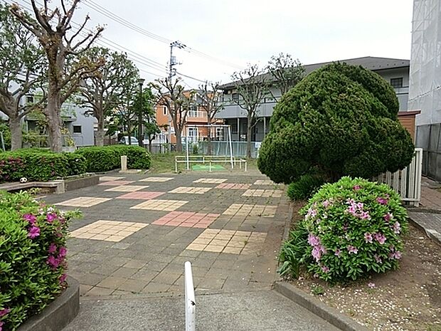 長尾台公園まで1351m、長尾台公園は横浜市栄区にある住宅街のスタンダードな公園です。公園の設備には水飲み・手洗い場があります。