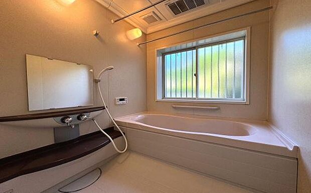《浴室》　■ゆったりくつろげる癒しのバスルーム。