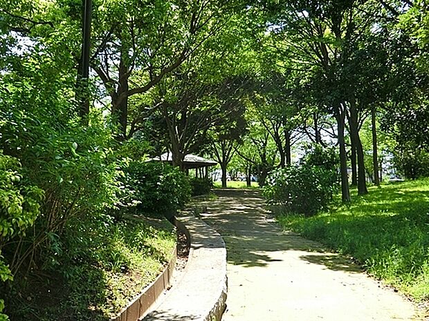 仏向行坐谷公園まで197m、ランドマークタワーを中心とした夜景が楽しめる公園です。