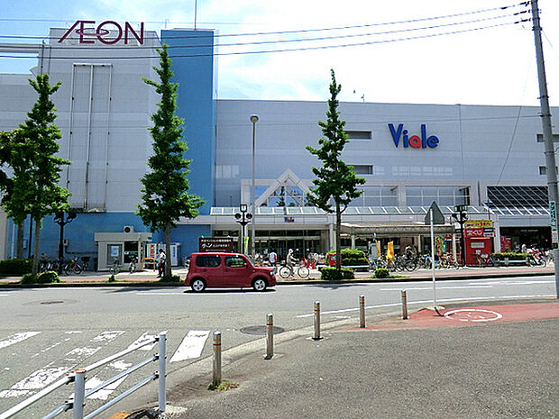 ビアレヨコハマまで1353m、スーパー「イオン」をはじめ、各種専門店が揃ったショッピングセンターです！