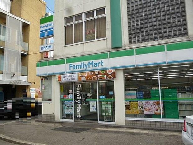 ファミリーマート富野荘駅前店まで505m