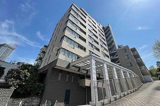 建物外観／南北線・三田線「白金高輪」駅へ徒歩約3分！積水ハウス（株）旧分譲のマンションです。