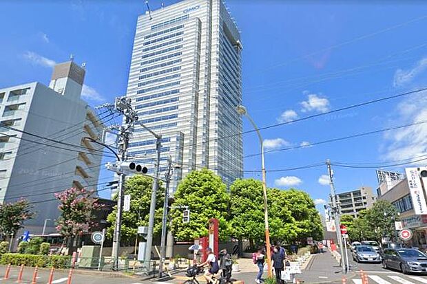東急ストアフードステーション用賀店まで500m、駅直結の用賀のランドマーク、世田谷ビジネススクエア内地下1階にあります。