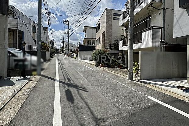 前面道路（→南西方向へ撮影）