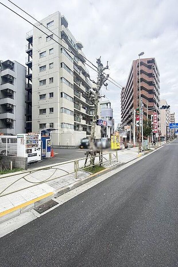 建物外観（2024.3撮影）／第一京浜道路沿いなので多方面へのアクセスも良好です！