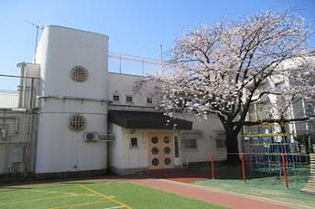 目黒区立げっこうはらこども園まで100m、月光原小学校の校庭内に設置された幼稚園型認定こども園