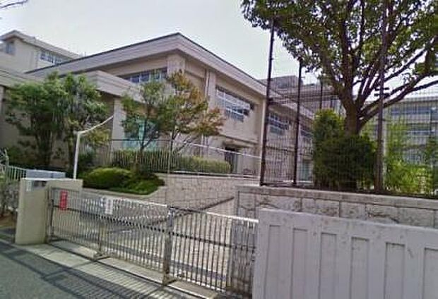 横浜市立青木小学校まで467m、　青木小学校は東急東横線反町駅を最寄り駅として、横浜の中心横浜駅から徒歩10分にある都会校です。
