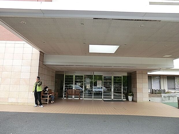昭和大学藤が丘病院まで659m、初診受付時間 8：00〜14：00　外来診療時間 8：30〜17：00　救命救急センター、集中治療センター