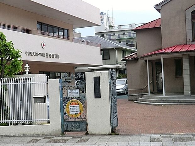 聖母幼稚園まで462m、子どもの思いに気付き、より深い子どもの理解につなげ自ら学ぶ意欲と社会の変化に主体的に対応できる力を育てる事を目指します