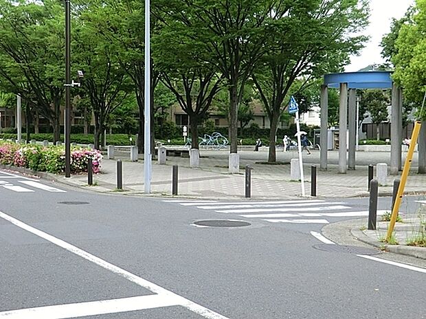 神戸町第二公園まで635m、星川町バス停下車徒歩5分