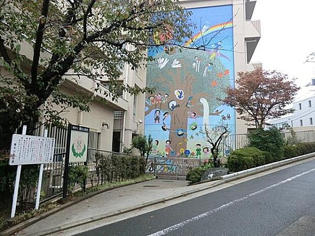 横浜市立青木小学校まで1232m、　青木小学校は東急東横線反町駅を最寄り駅として、横浜の中心横浜駅から徒歩10分にある都会校です。