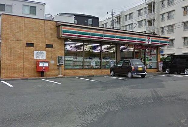 セブンイレブン川崎久末団地店まで498m