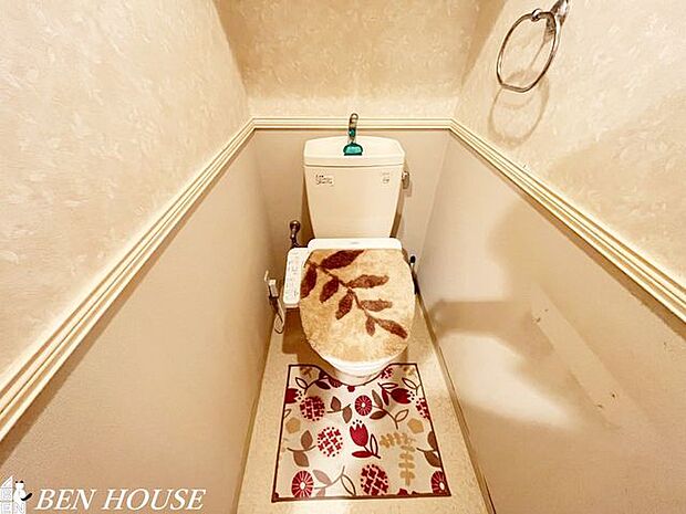 トイレ・清潔感のある明るいトイレ空間。快適なトイレタイムに欠かせない温水洗浄便座付きです。