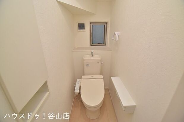 ”JR坂之上駅近くの築浅の売家”の1階トイレ