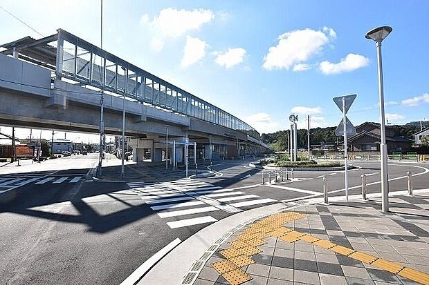JR慈眼寺駅慈眼寺町にあるJR九州指宿枕崎線の高架駅で一日の平均乗車人数は約1500人 590m