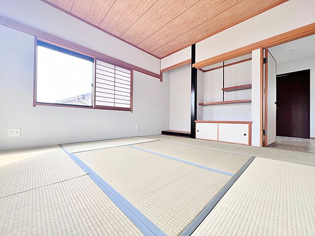 8帖の和室です。ゆったりと畳の上で過ごしたいものです。