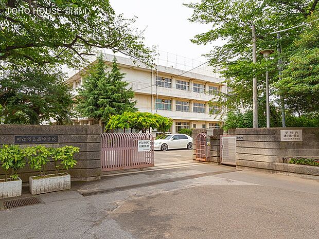 川口市立西中学校 440m