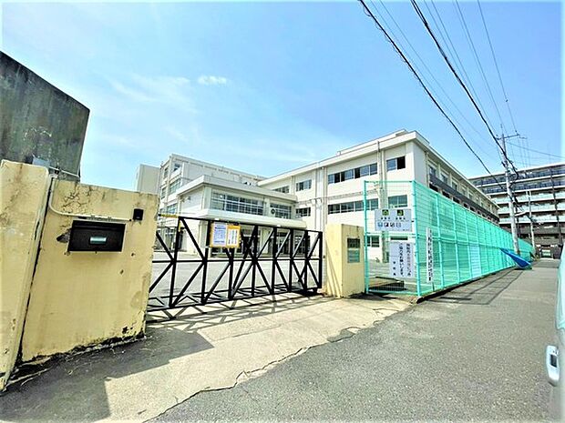 島本町立第一中学校まで696m