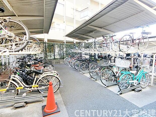 ■マンション敷地内の駐輪場※自転車置場使用料：初回1、000円〜、月々200円〜400円