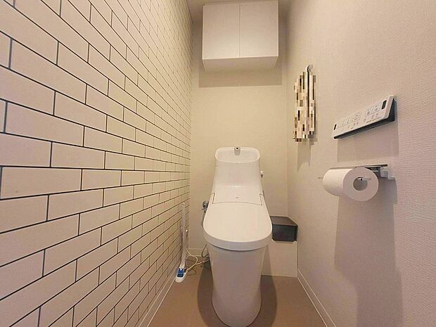 〜Toilet〜アクセントクロスでセンスよい空間となっているトイレ。キレイにお使い頂いております。