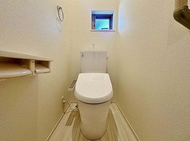 「Toilet」白をベースに落ち着く空間です。清潔感ある場になりました。