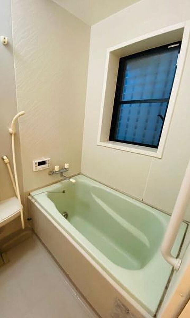 明るい色調の浴室です♪水回りのリフォームも合わせてご提案可能です♪