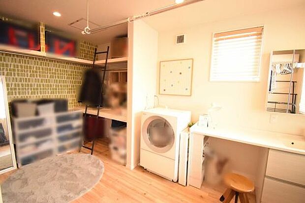 洗濯専用の部屋グルーミングルームがあり、毎日のお洗濯もラクラク！