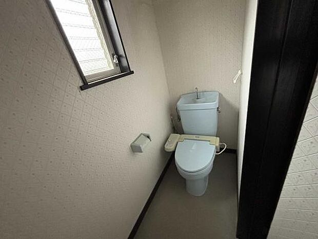 トイレは2か所あります。階段を降りなくてもいいので、お部屋からの移動が短縮できます。