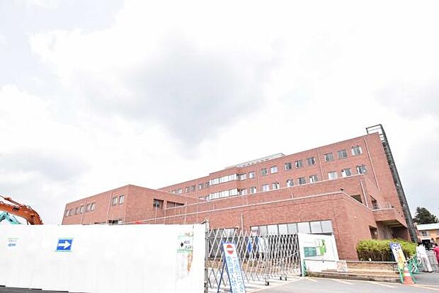 龍ケ崎済生会病院まで1100m、急なケガ・発熱時も安心の総合病院。