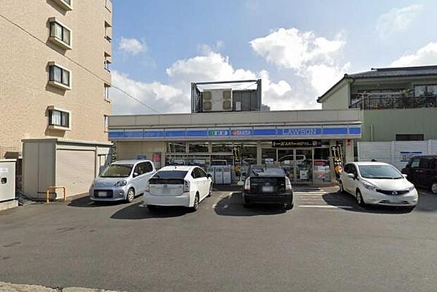 ローソン土浦富士崎店まで300m、24時間営業で日々の生活に便利なコンビニ。