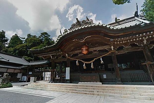 筑波山神社まで1200m、約3千年の歴史を有する古社。多くの詩歌に詠まれ、伝説に彩られた神社。