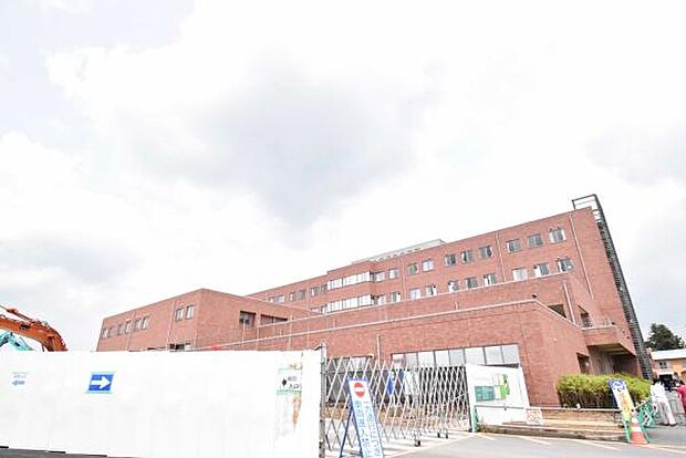 龍ケ崎済生会病院まで2700m、急なケガ・発熱時も安心の総合病院。